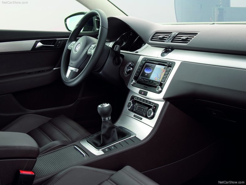 Illustration for article titled The 2011 Volkswagen Passat: More Wagen, More Volk?